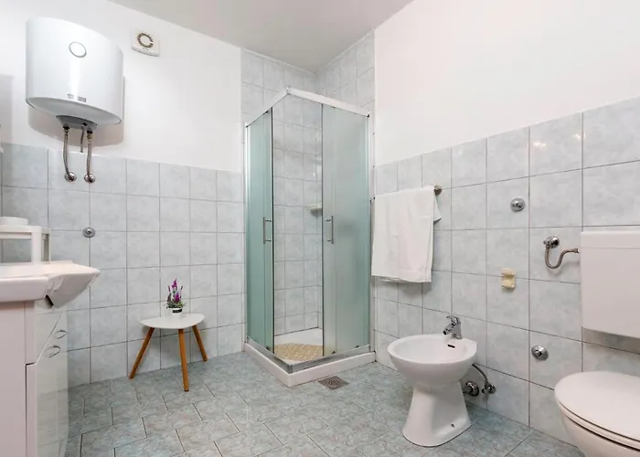 Apartman Mirjan 2000 *