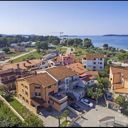 Apartment Mirjan 2000